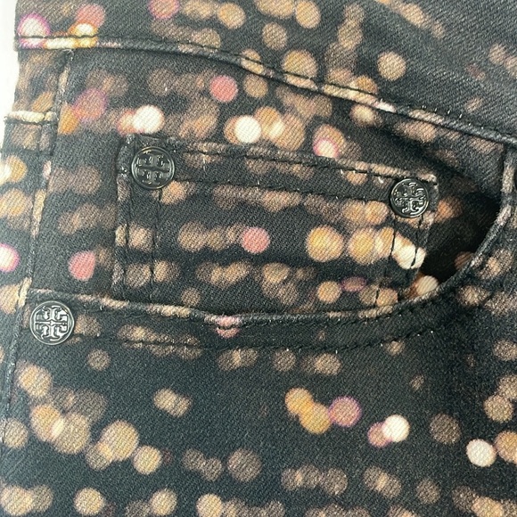 Tory Burch Black Flash Allover Print Skinny/Ankle Jeans. Size 25. - Picture 6 of 12
